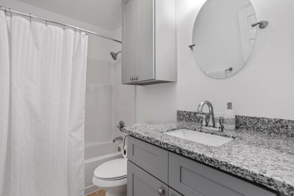 Quiet Apartment In Iowa, La ภายนอก รูปภาพ